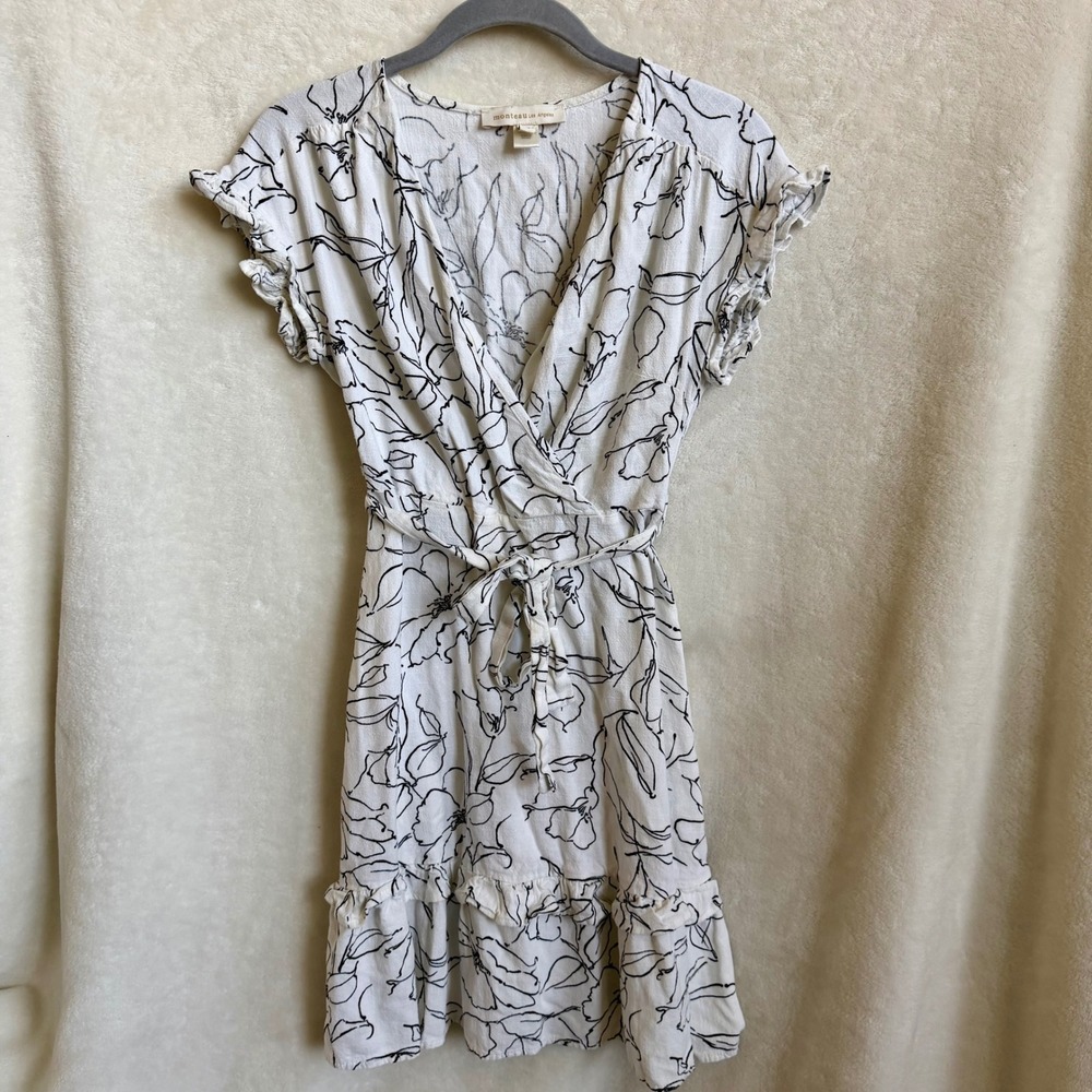 Monteau LA White Black Sketch Floral Wrap Mini Dress Ruffle Cap Sleeve Sz Small